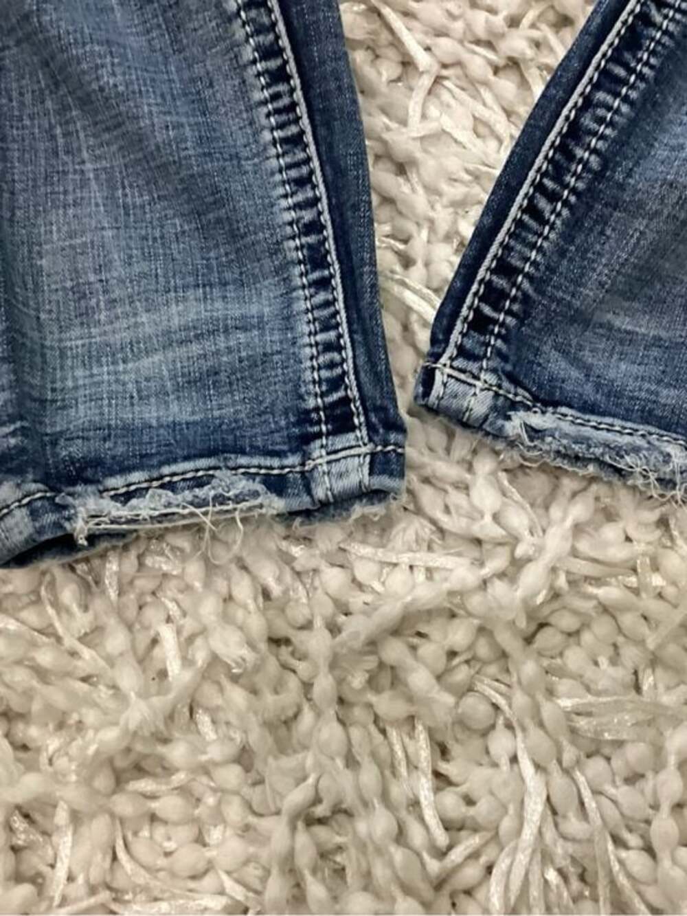Miss Me Curvy Skinny Jeans with Embellished Wing Pocket - Size 29 - Picture 3 of 6